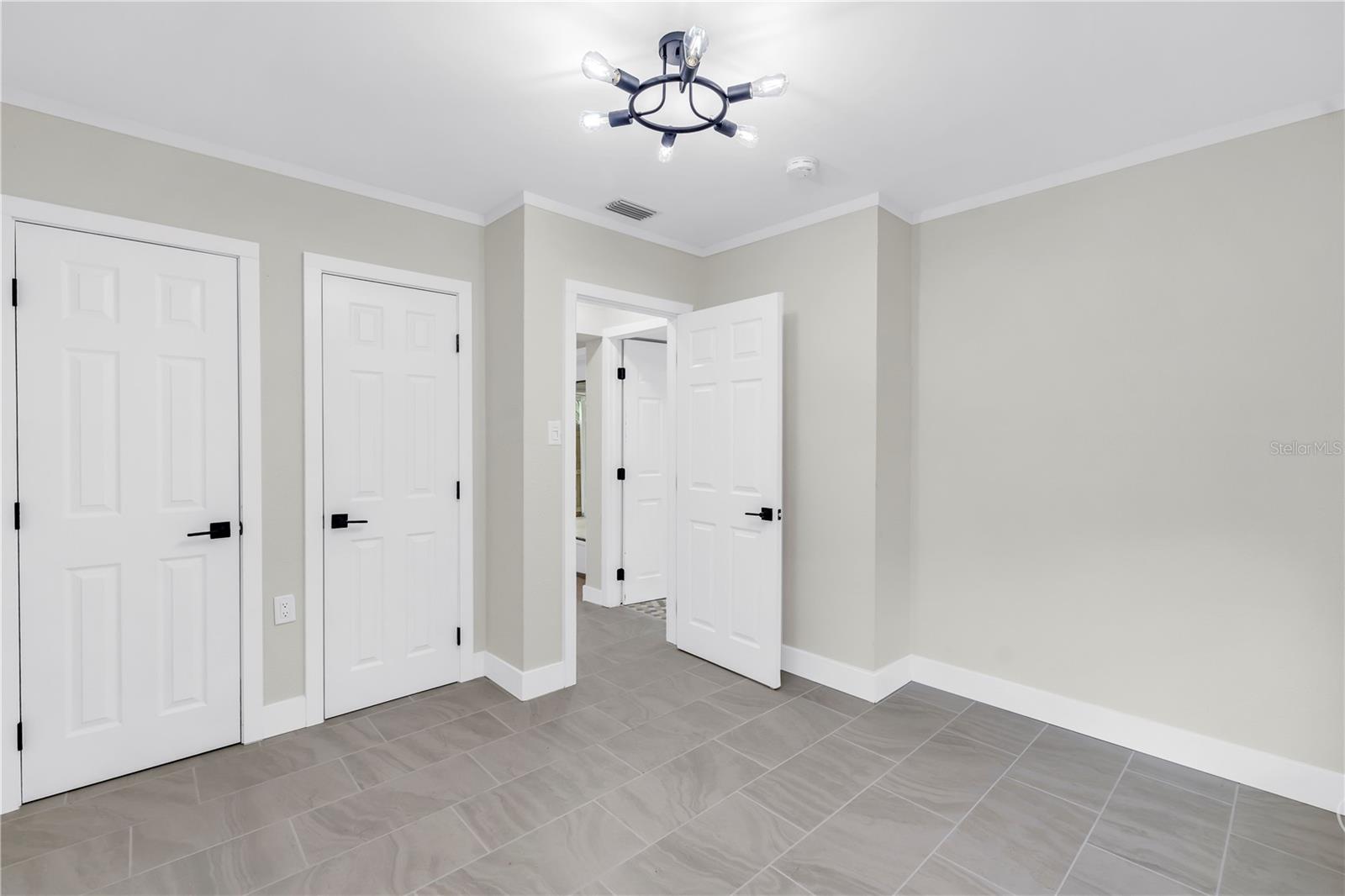 Image 18 of 28 For 2926 57th Street S