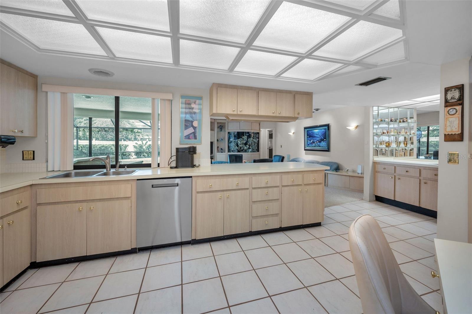 Listing photo id 11 for 3105 Wesson Way