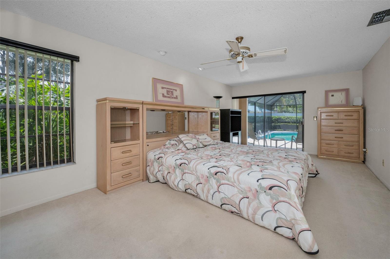 Listing photo id 15 for 3105 Wesson Way