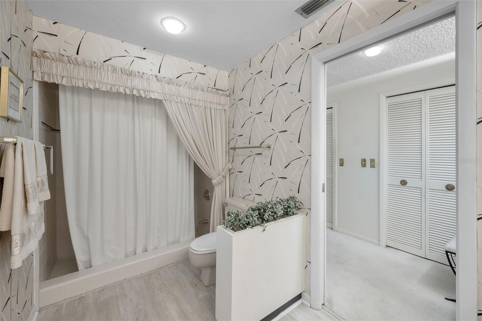 Listing photo id 19 for 3105 Wesson Way