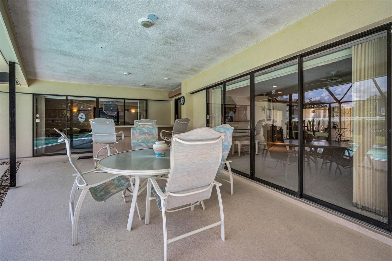 Listing photo id 26 for 3105 Wesson Way