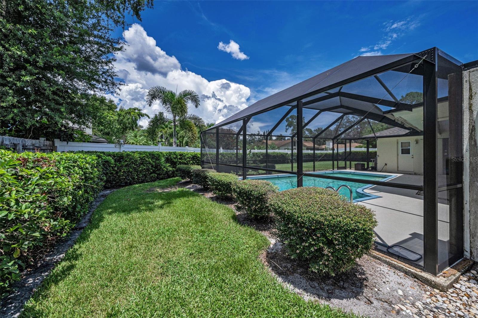 Listing photo id 34 for 3105 Wesson Way