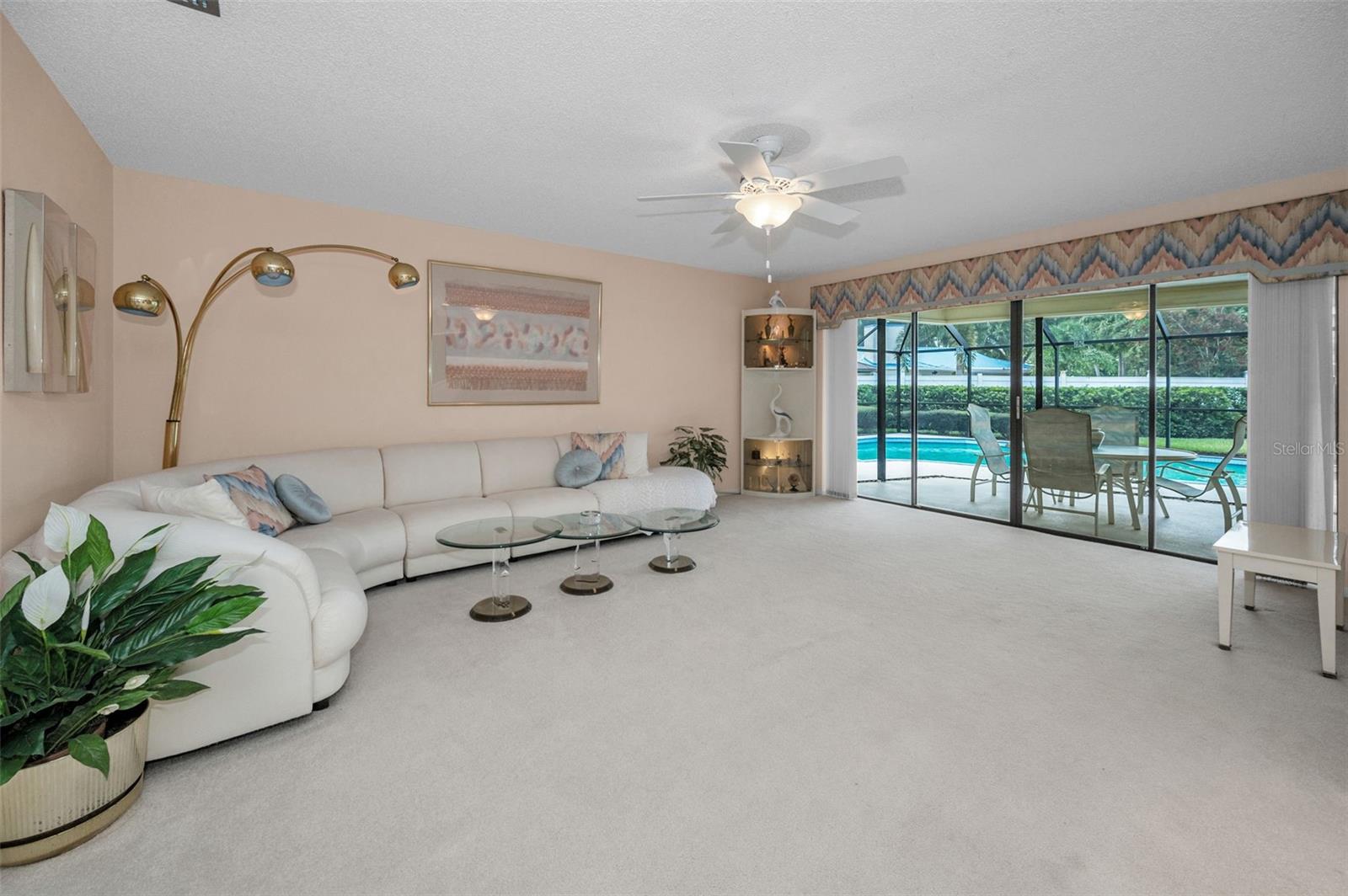 Listing photo id 5 for 3105 Wesson Way
