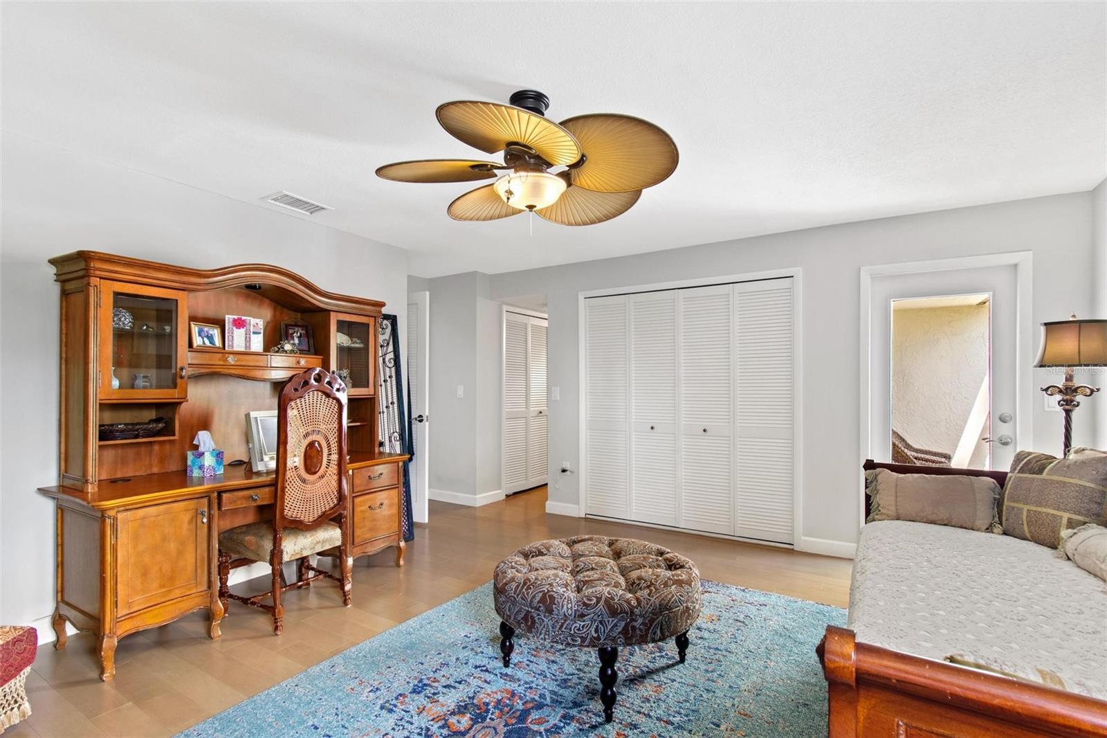 Image 21 of 35 For 240 Windward Passage 602