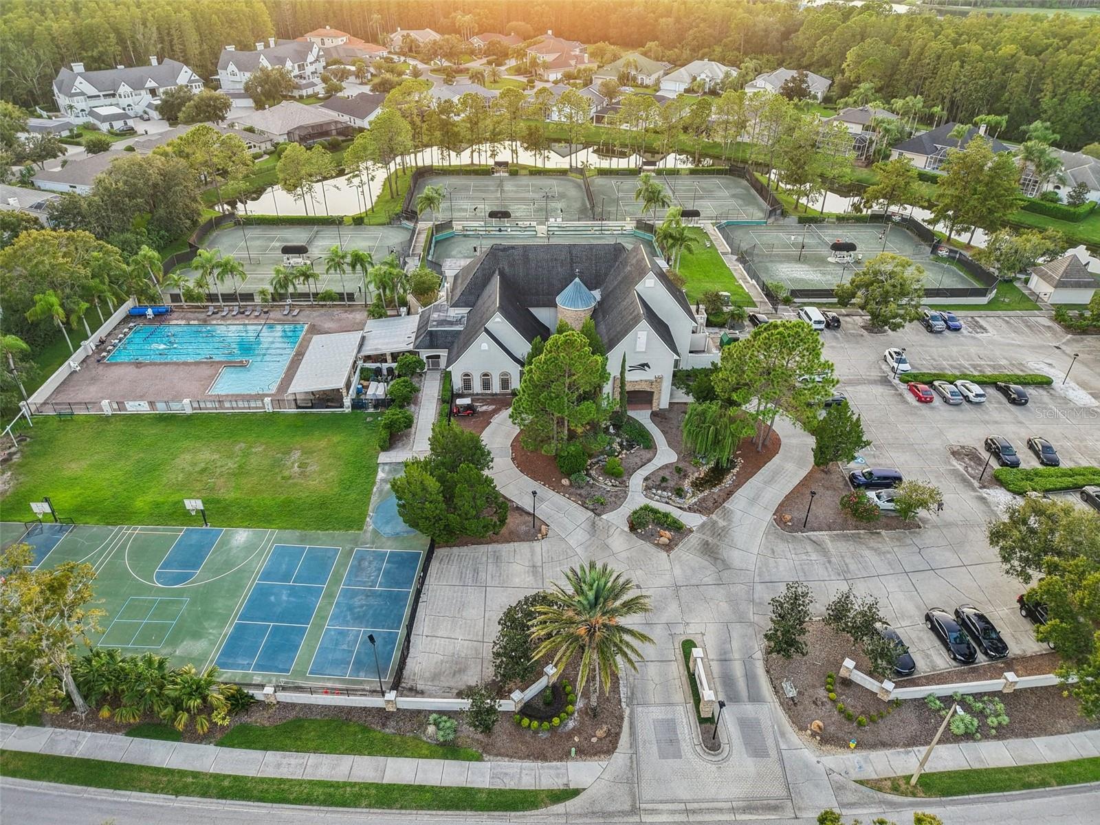 Image 36 of 41 For 18928 Place Marquette