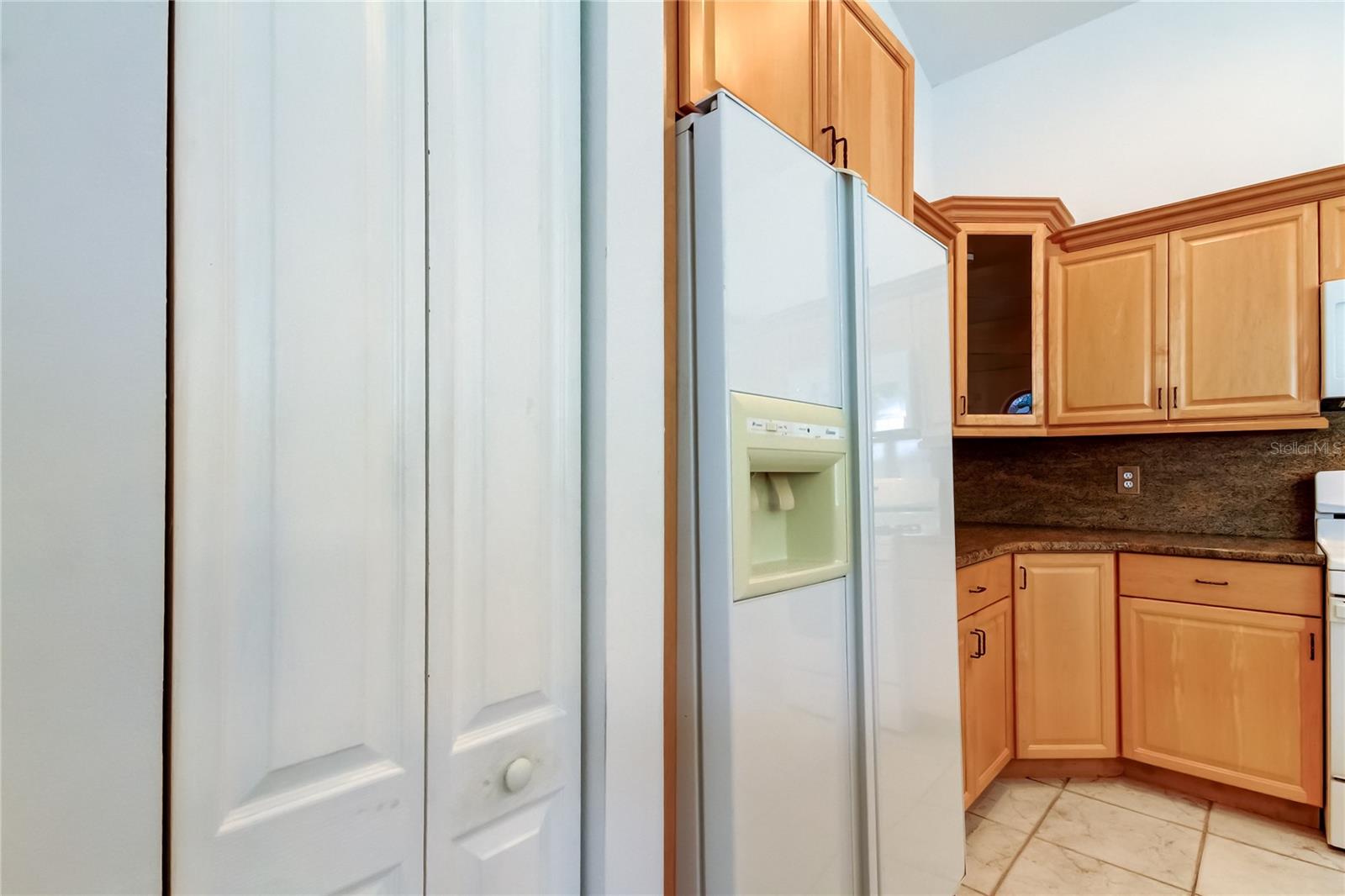 Listing photo id 20 for 2379 Azalea Drive
