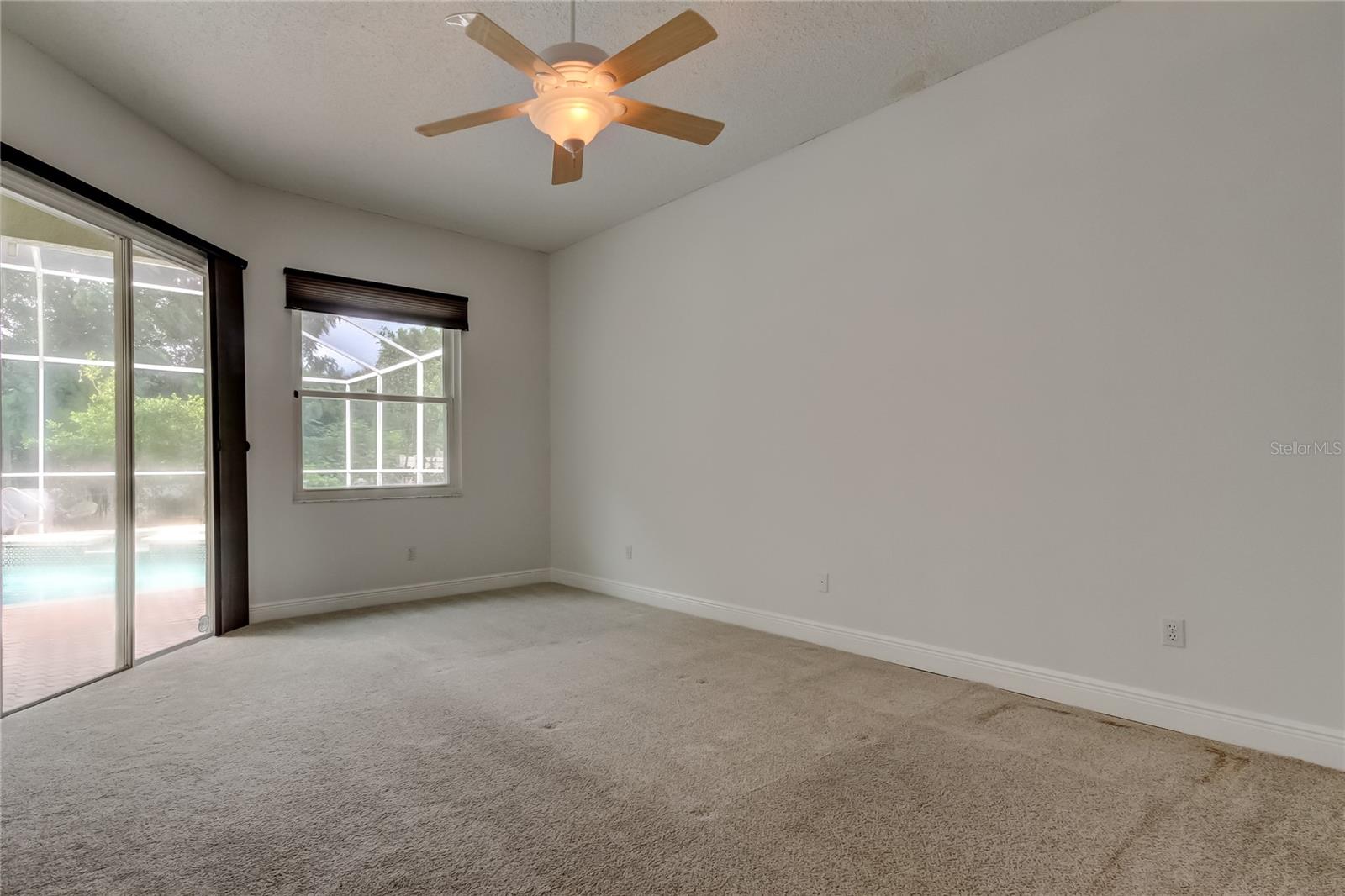 Listing photo id 27 for 2379 Azalea Drive