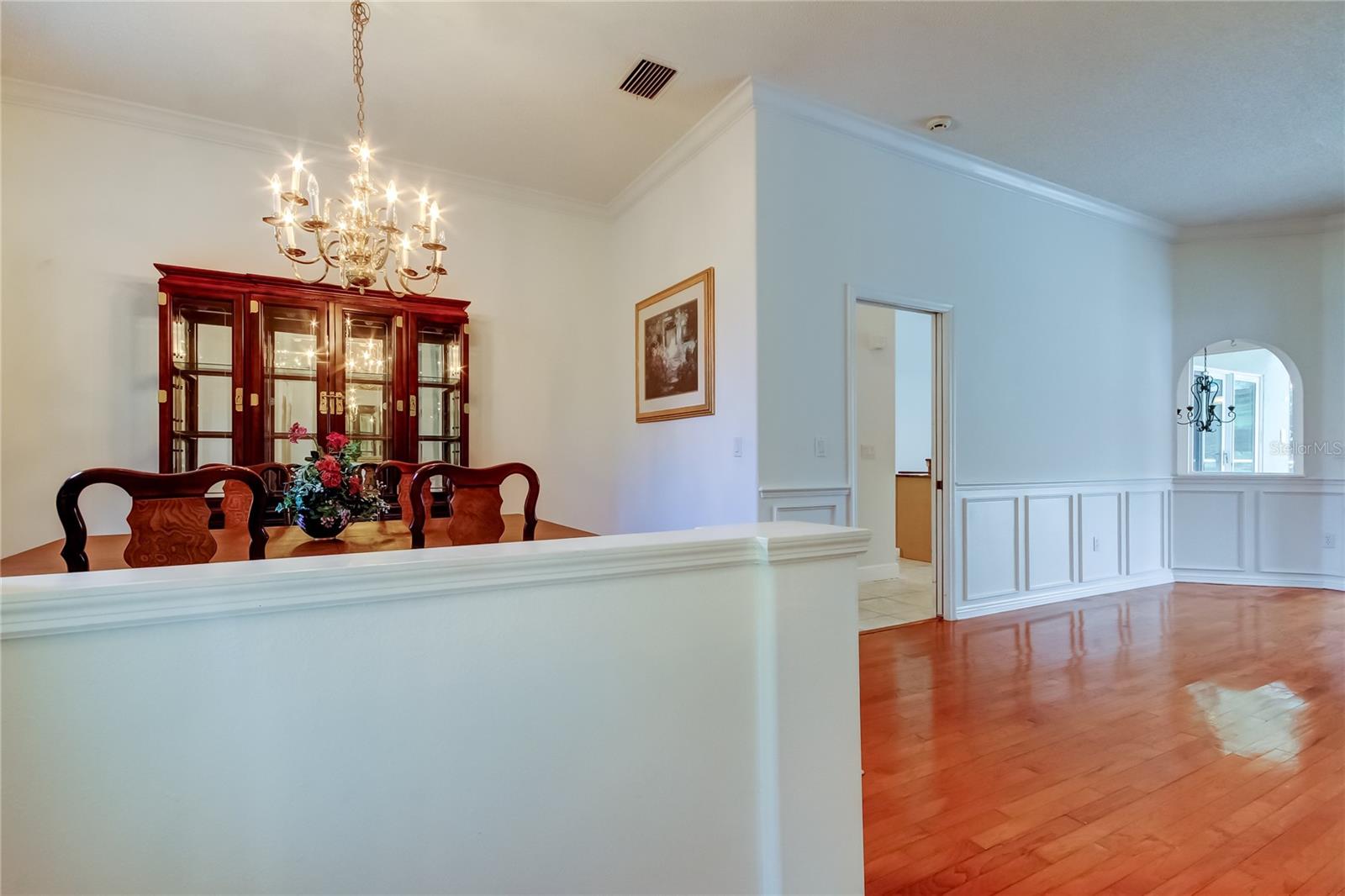Listing photo id 1 for 2379 Azalea Drive