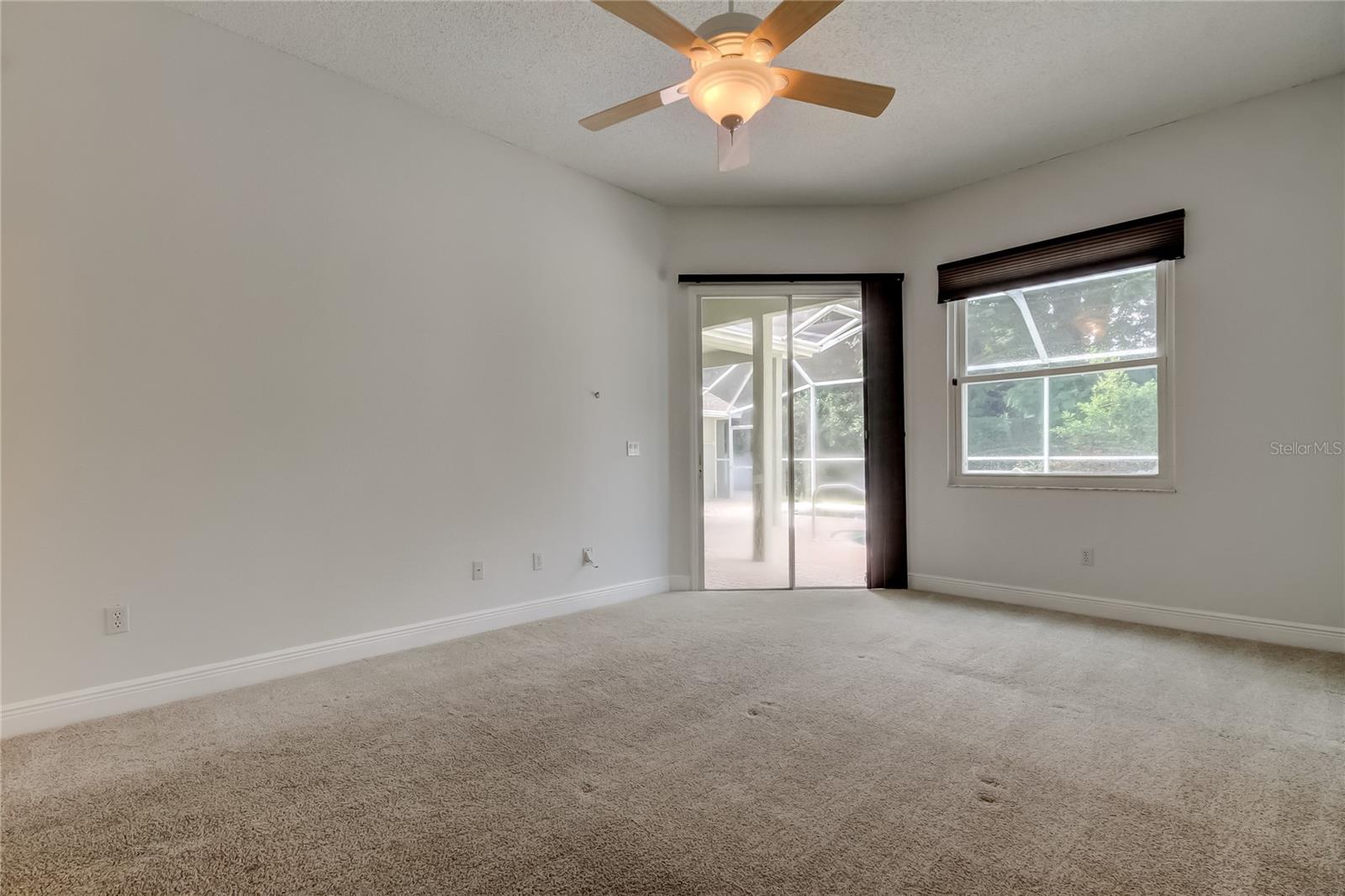 Listing photo id 28 for 2379 Azalea Drive