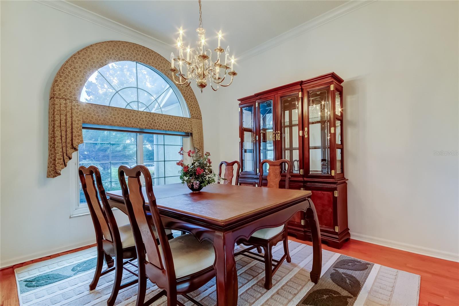 Listing photo id 2 for 2379 Azalea Drive