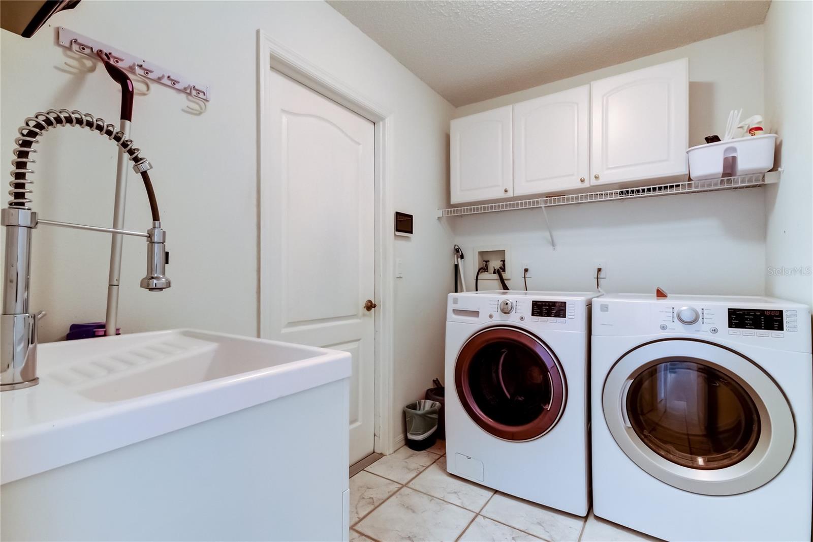 Listing photo id 38 for 2379 Azalea Drive