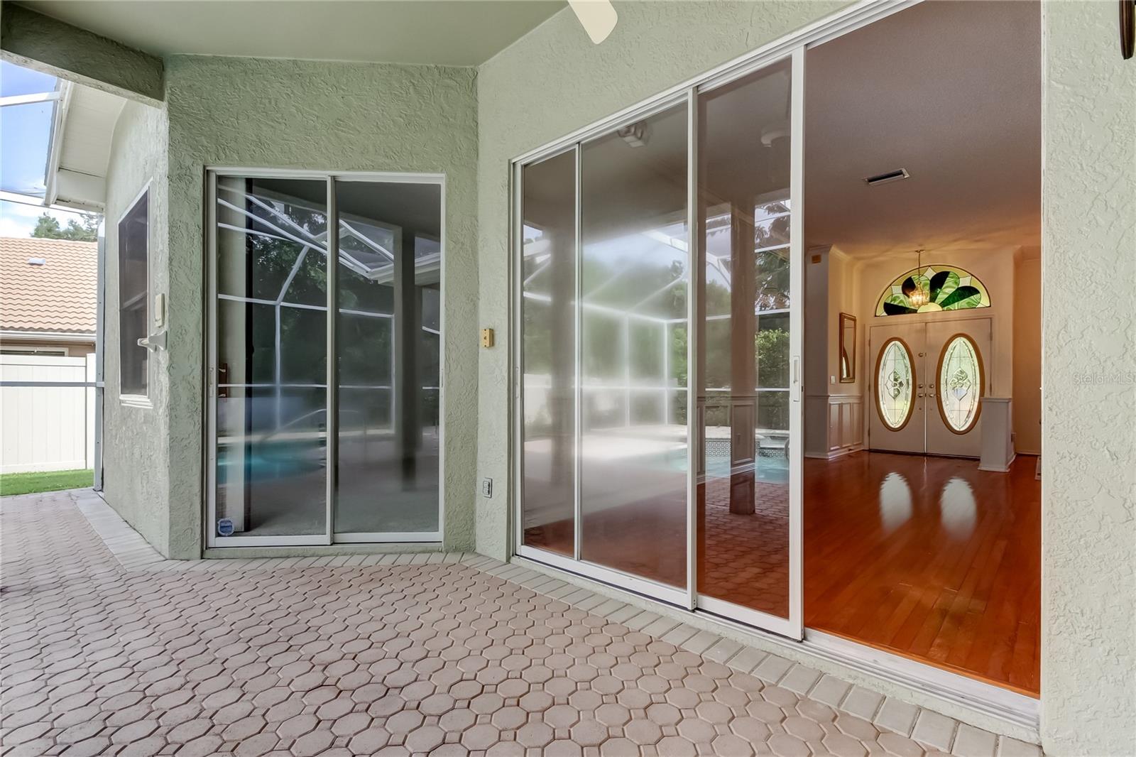 Listing photo id 40 for 2379 Azalea Drive