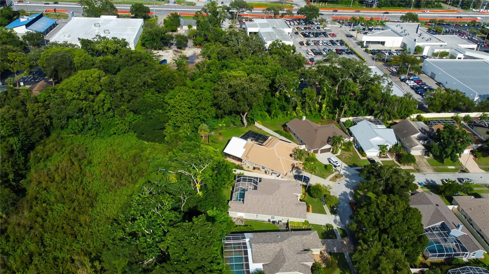 Listing photo id 56 for 2379 Azalea Drive