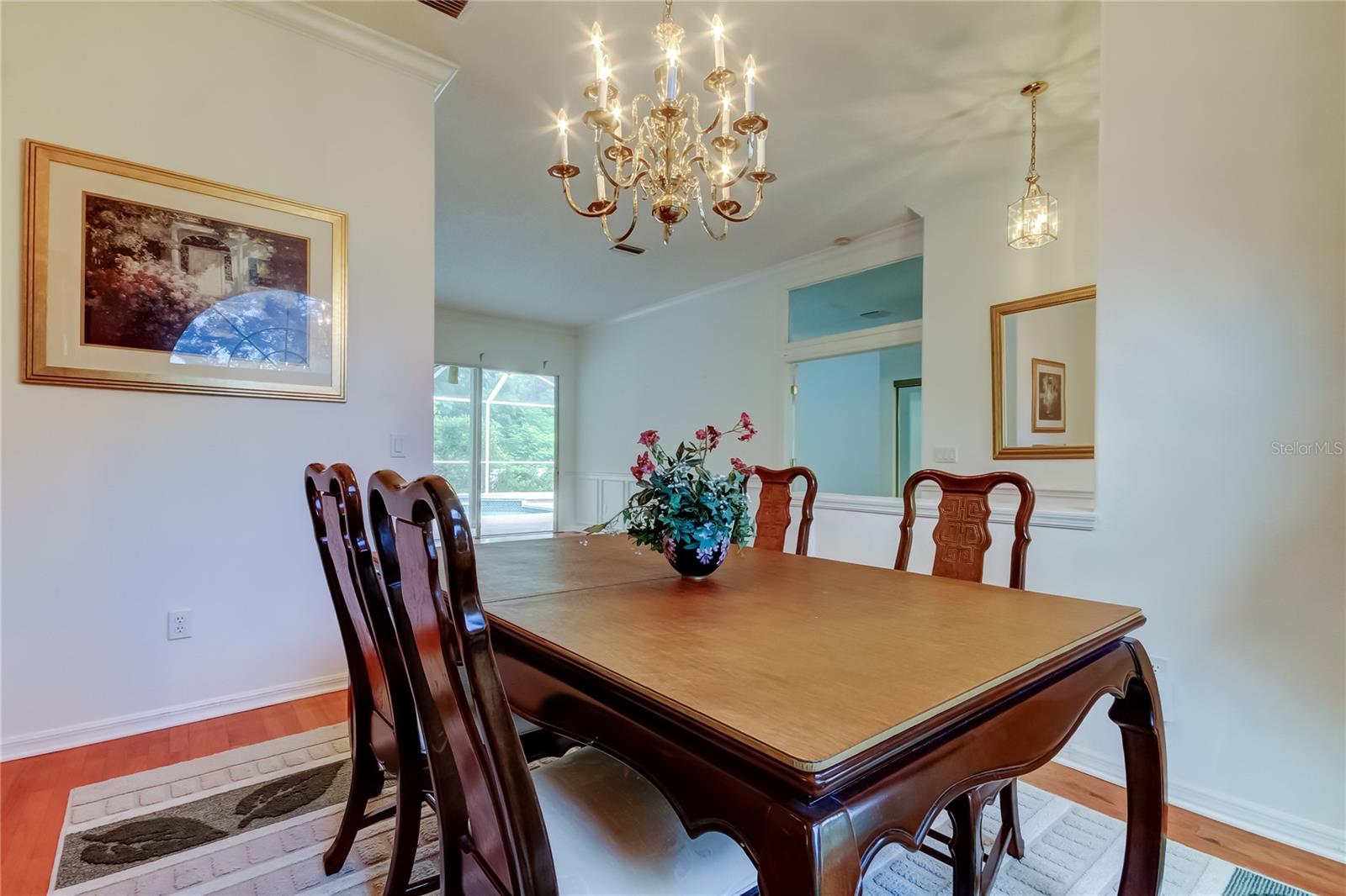 Listing photo id 4 for 2379 Azalea Drive