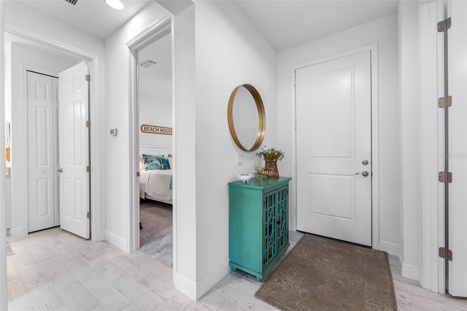 Image 5 of 25 For 10720 Klee Avenue