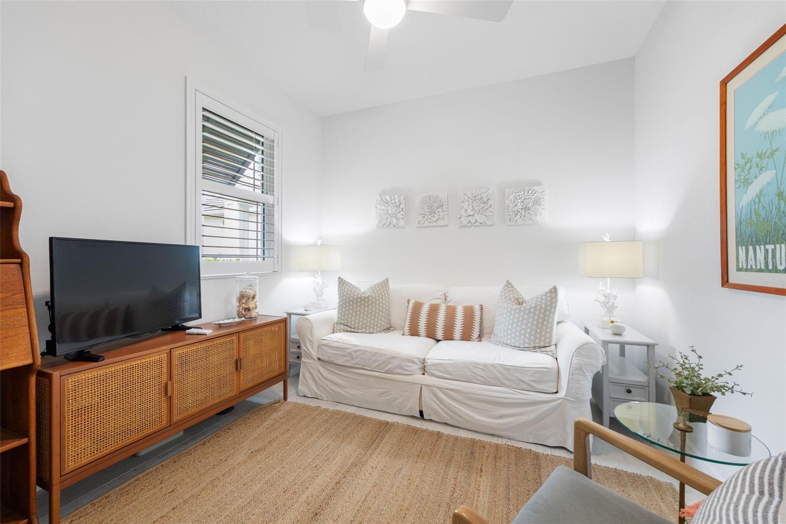 Image 6 of 25 For 10720 Klee Avenue