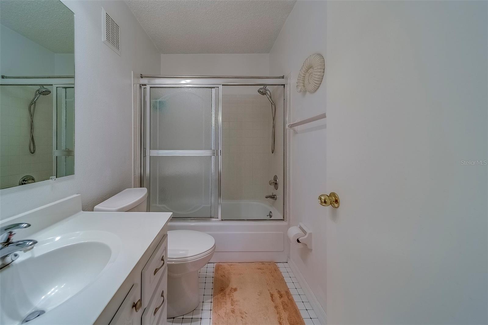 Image 22 of 45 For 206 Dogwood Circle