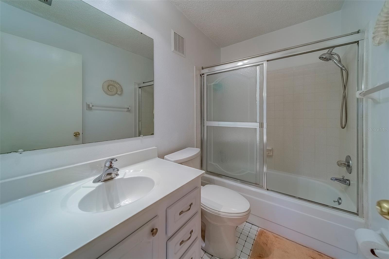 Image 23 of 45 For 206 Dogwood Circle