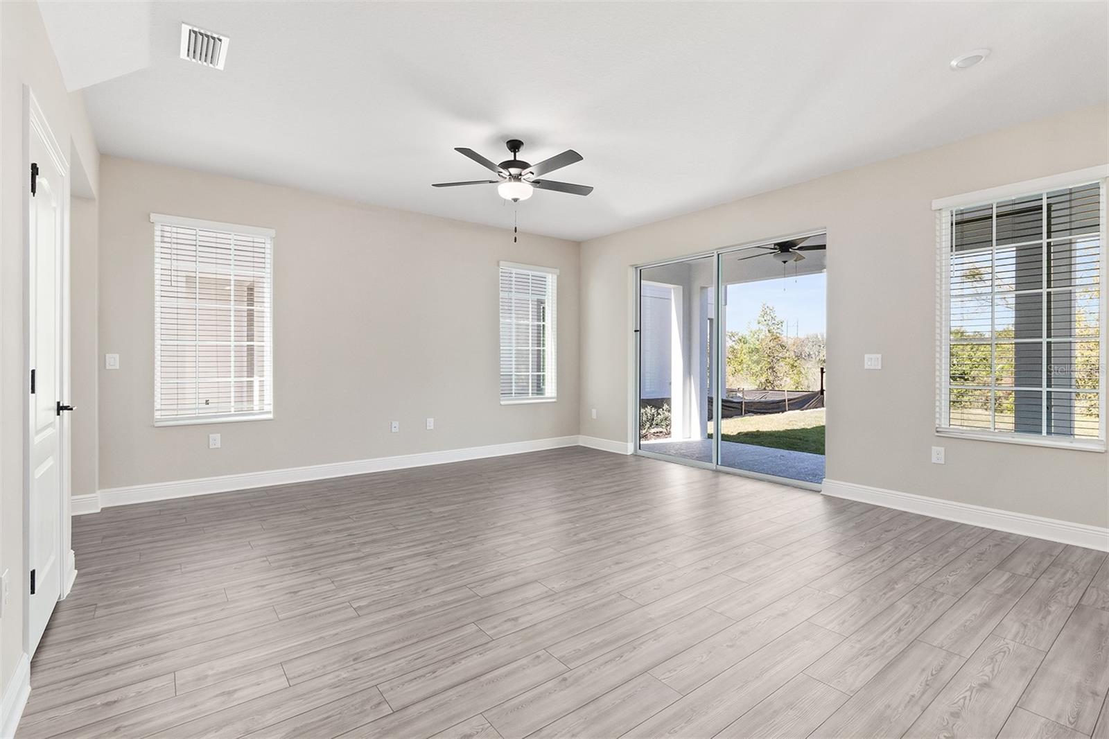 Image 3 of 7 For 7883 Somersworth Drive