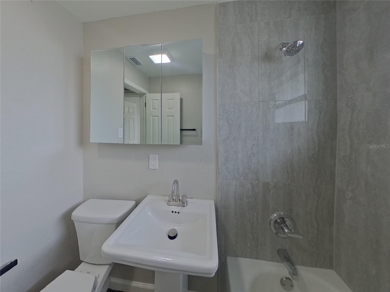 Image 10 of 12 For 3937 Dartmouth Avenue N
