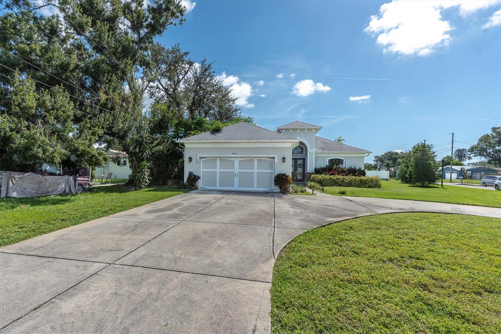 Details for 8591 Forsyth Drive, SEMINOLE, FL 33772