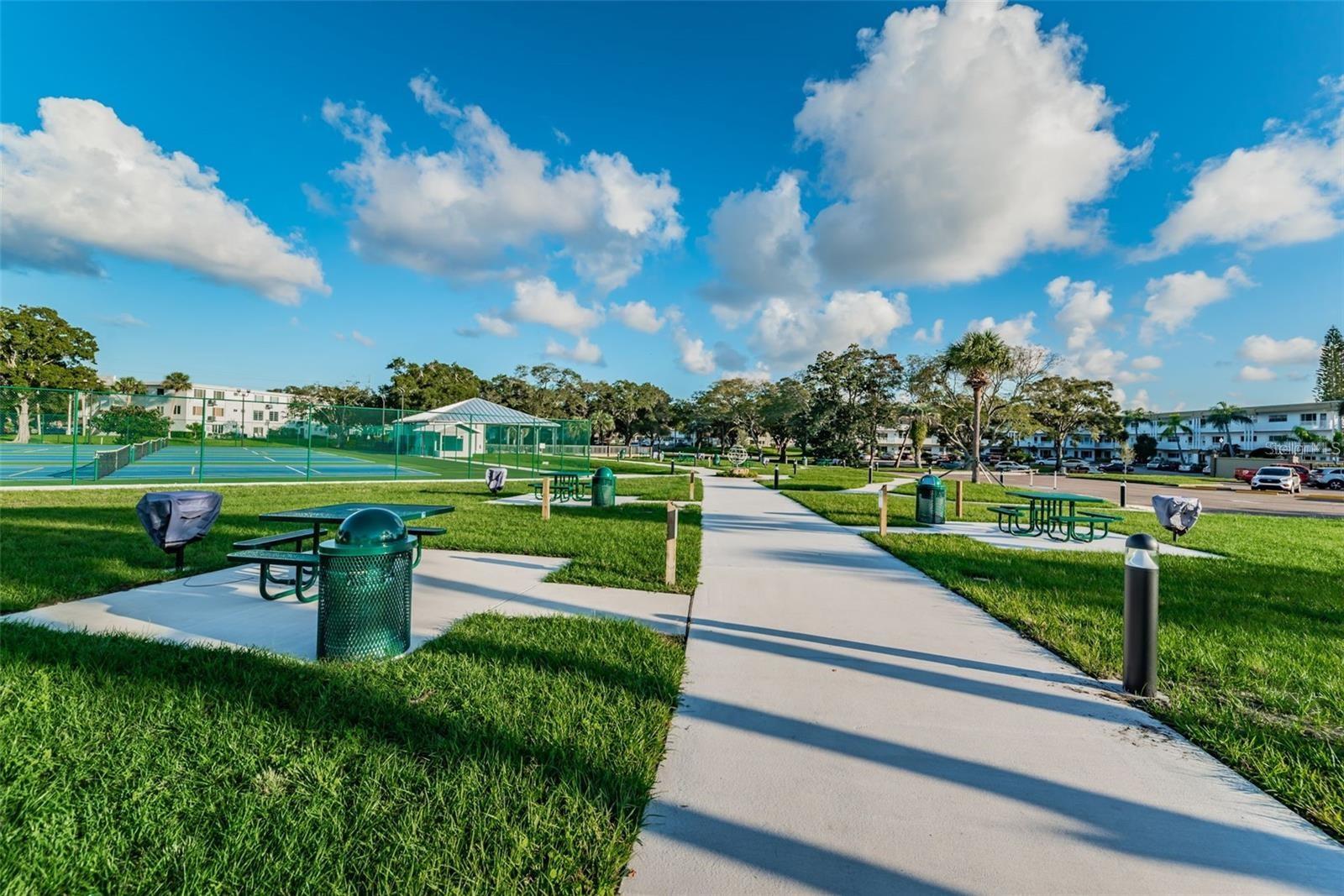 Image 45 of 52 For 2295 Americus Boulevard E 29