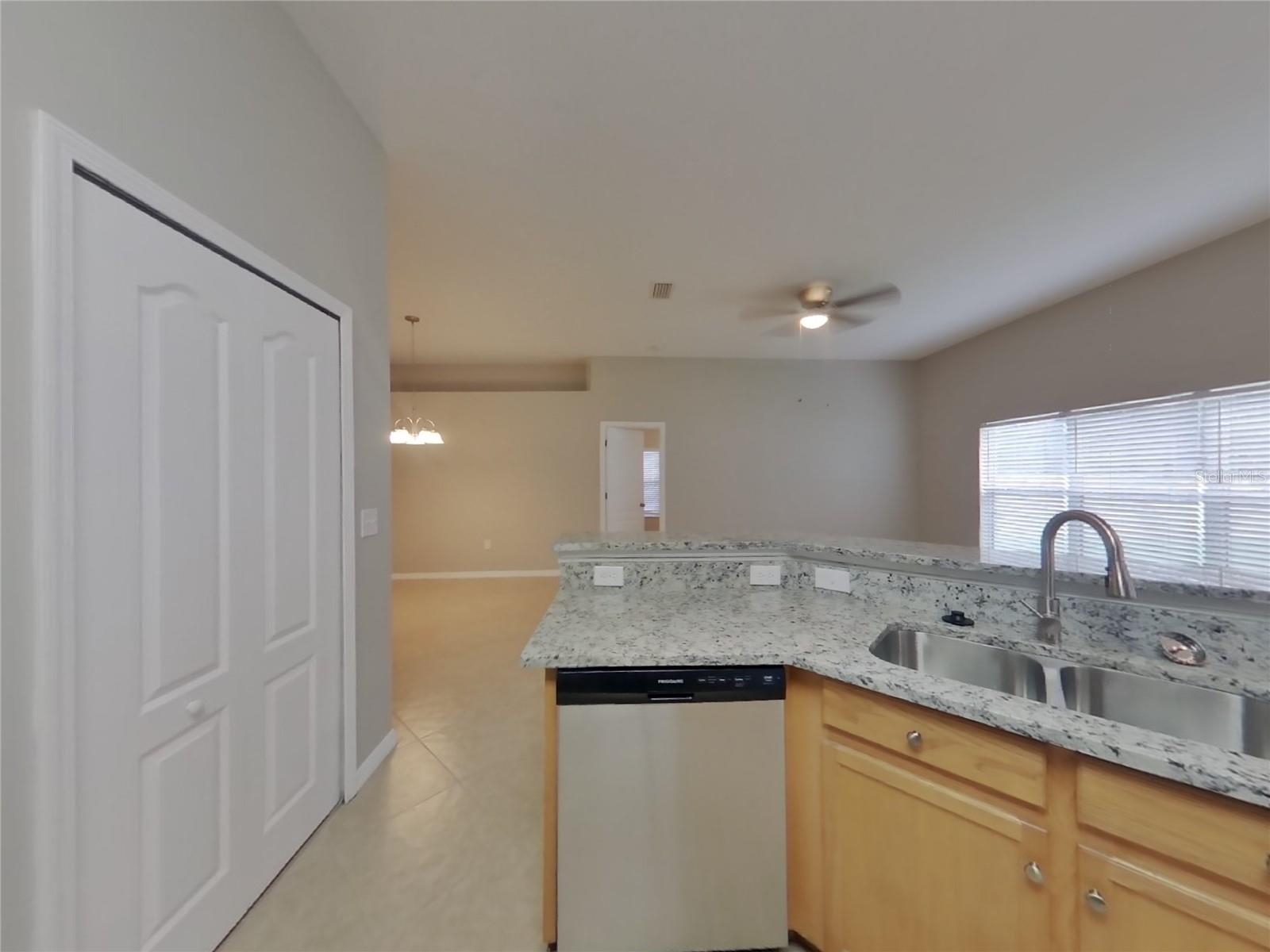 Image 7 of 17 For 15822 Pond Rush Court
