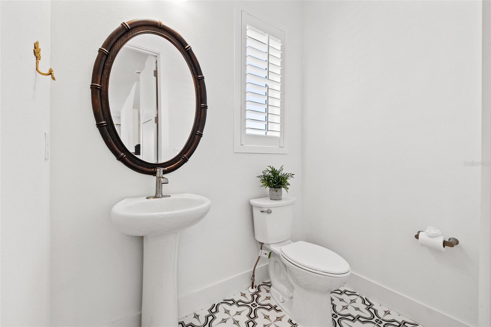 Image 14 of 38 For 320 15th Street N