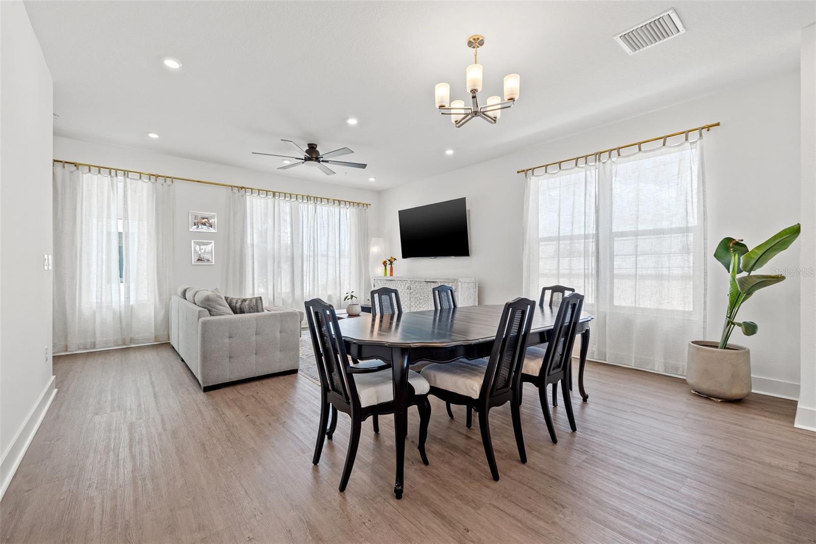 Image 15 of 38 For 320 15th Street N