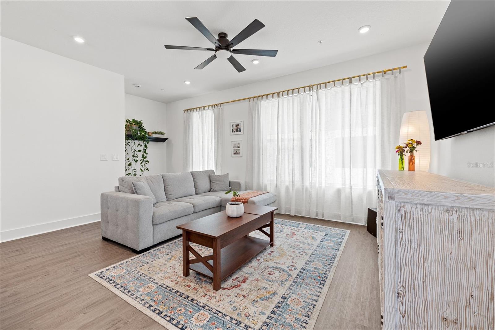Image 18 of 38 For 320 15th Street N