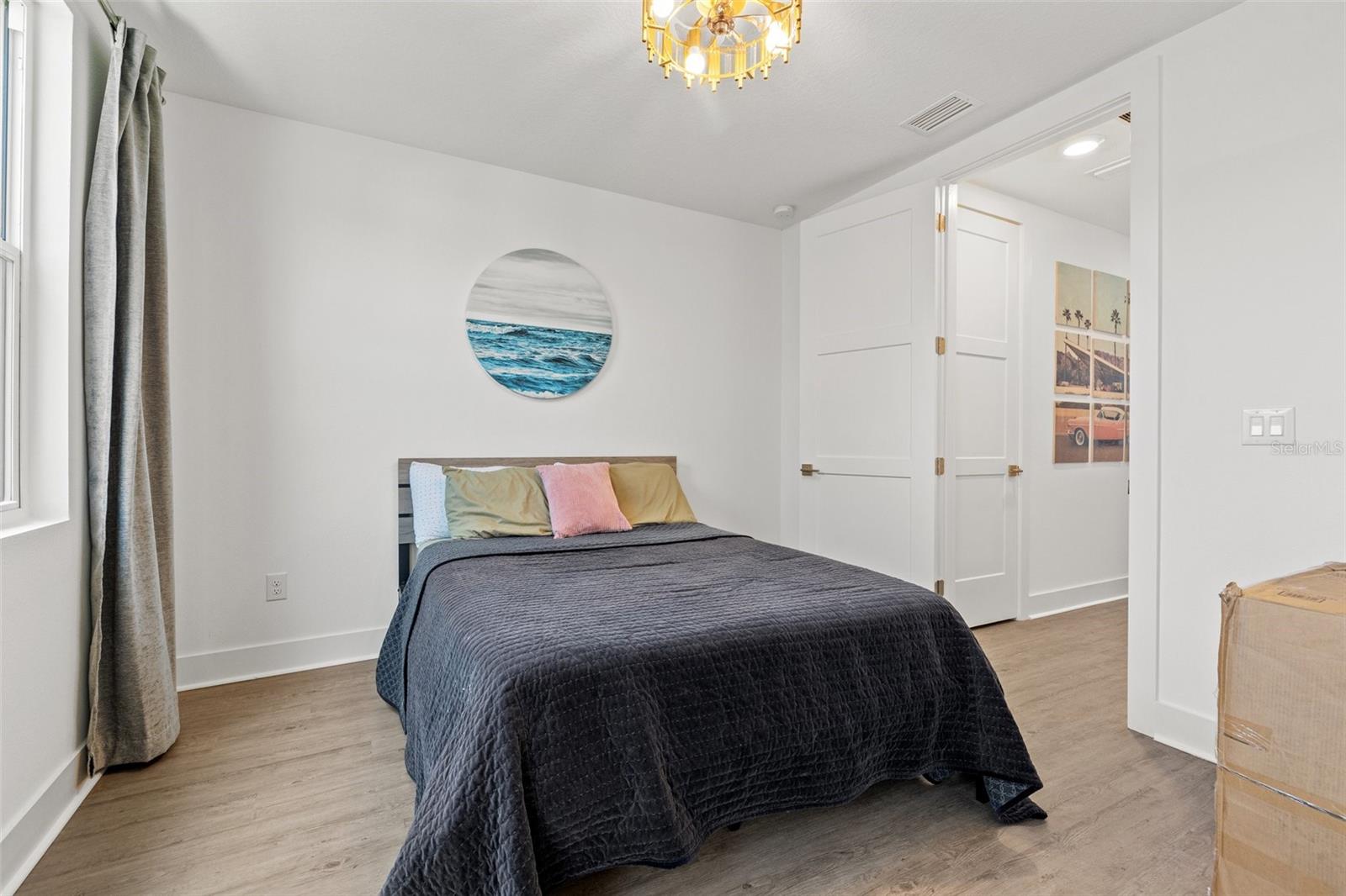 Image 4 of 38 For 320 15th Street N