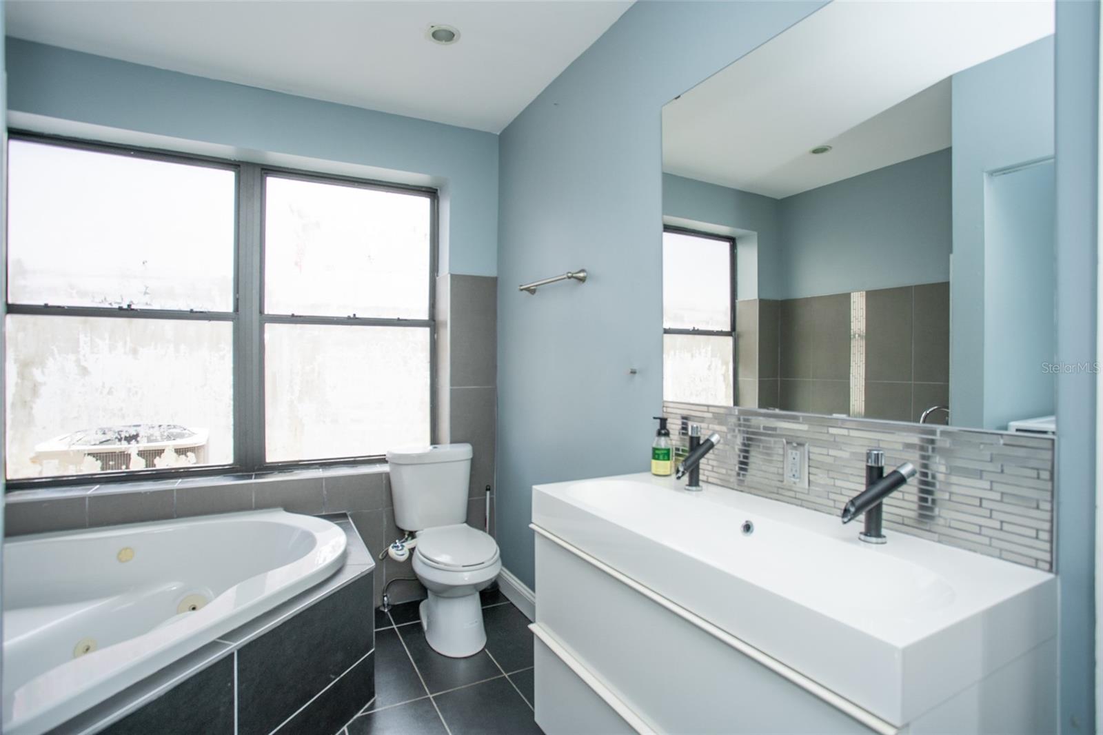 Image 10 of 36 For 1231 48th Street N