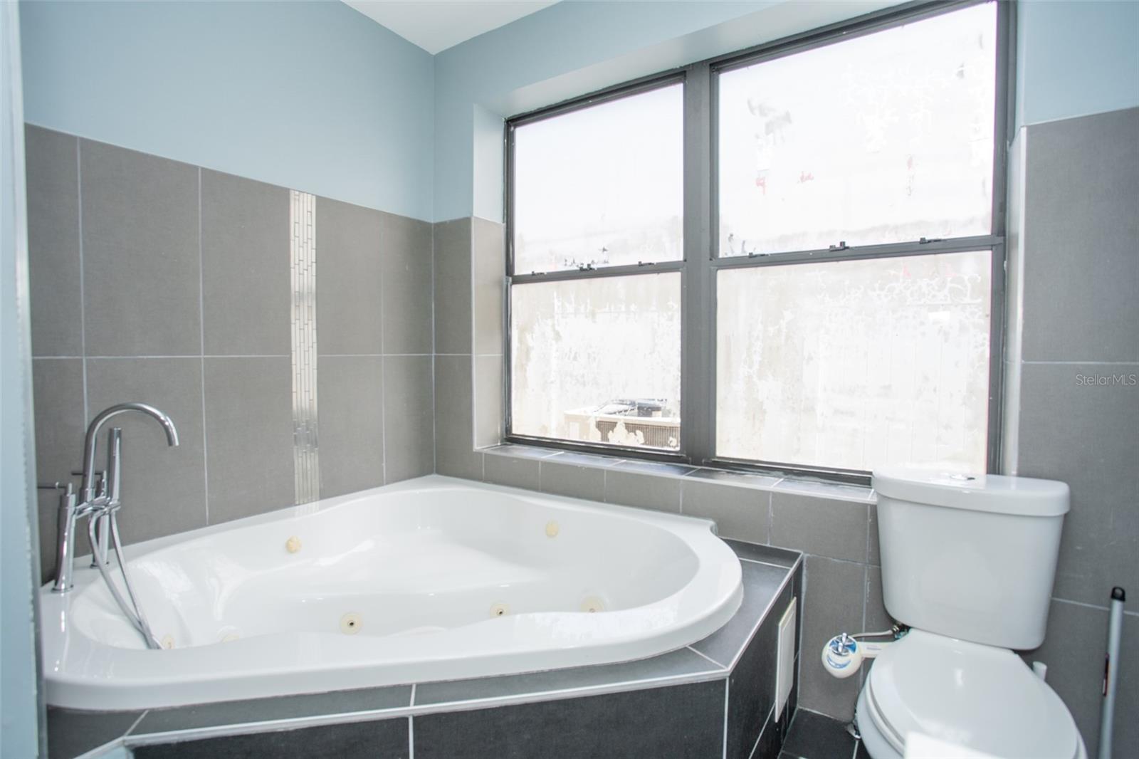 Image 11 of 36 For 1231 48th Street N