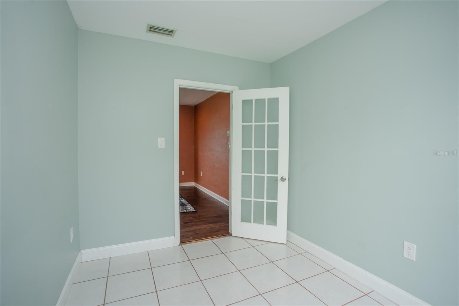 Image 17 of 36 For 1231 48th Street N