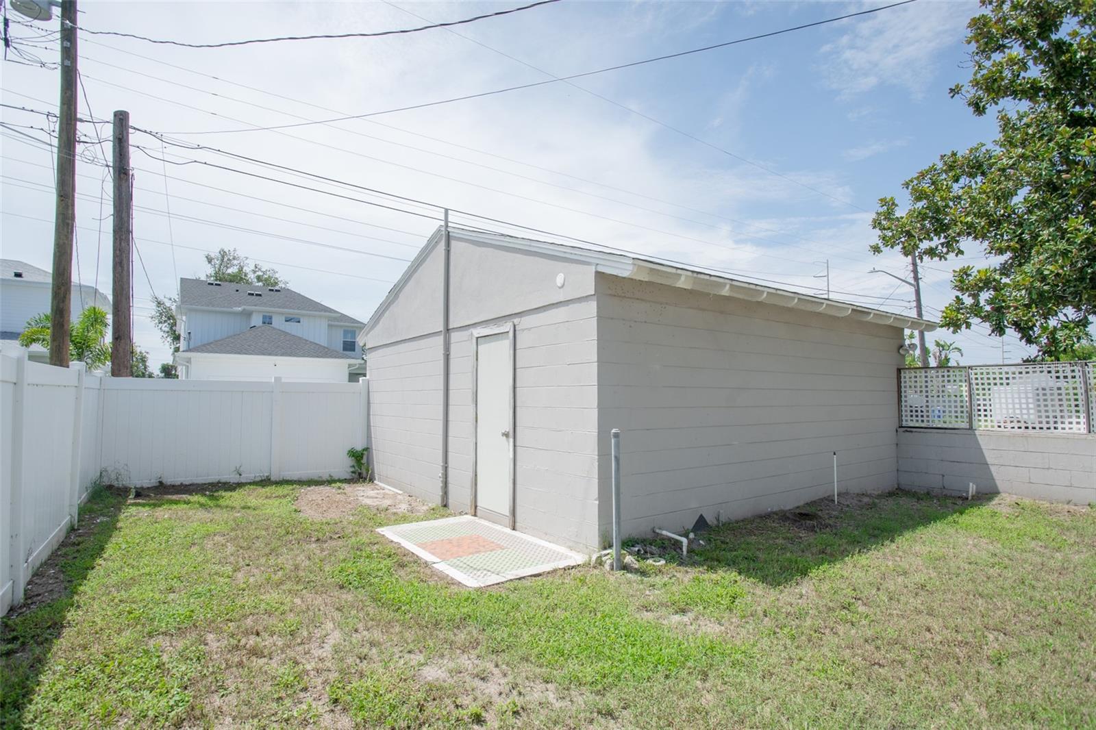 Image 23 of 36 For 1231 48th Street N