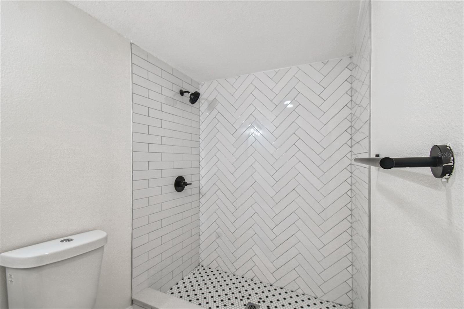 Image 16 of 26 For 2302 Idlewild Avenue