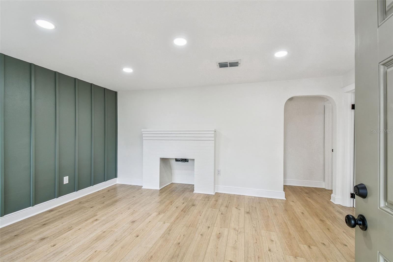 Image 3 of 26 For 2302 Idlewild Avenue
