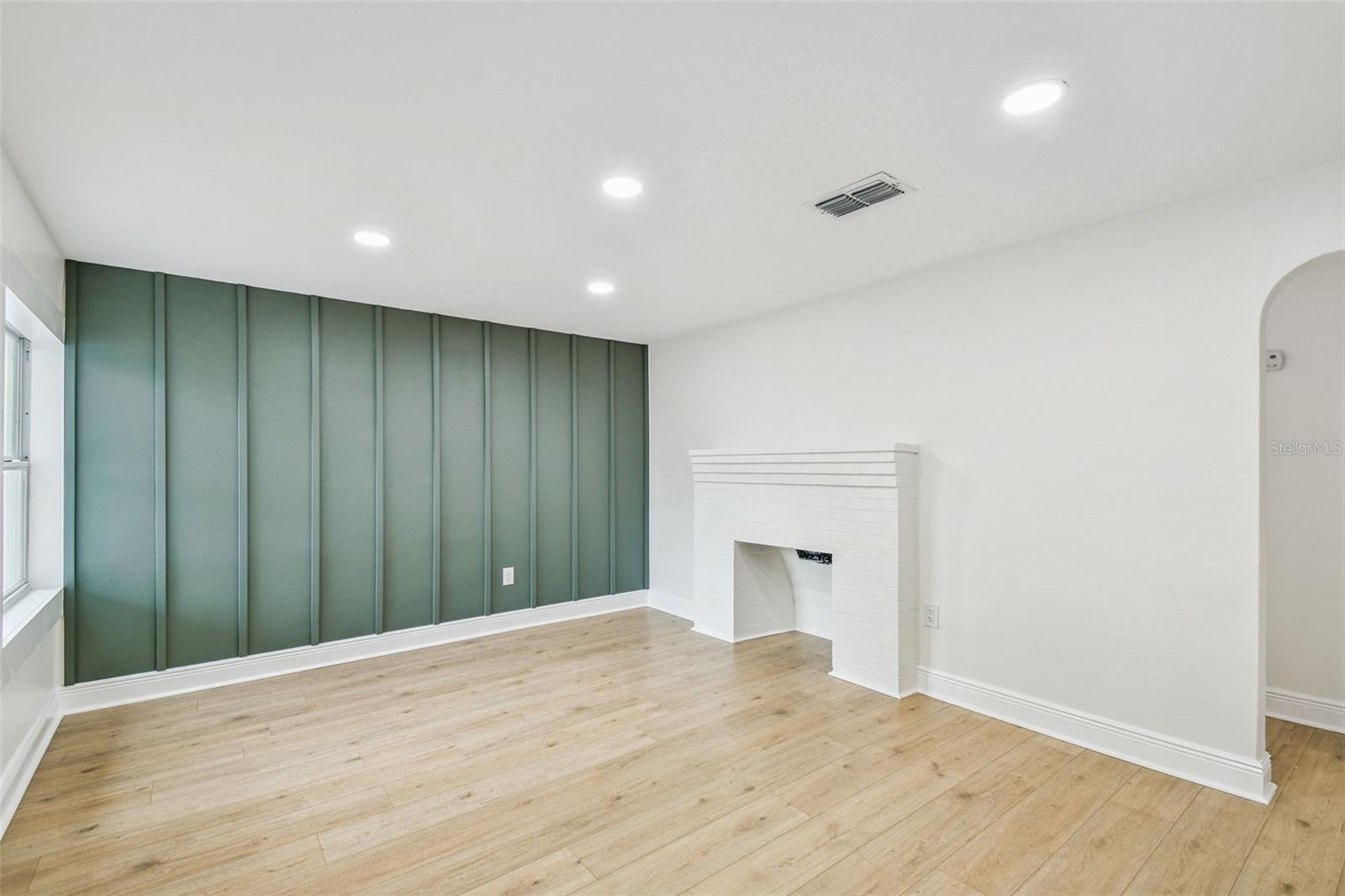 Image 4 of 26 For 2302 Idlewild Avenue