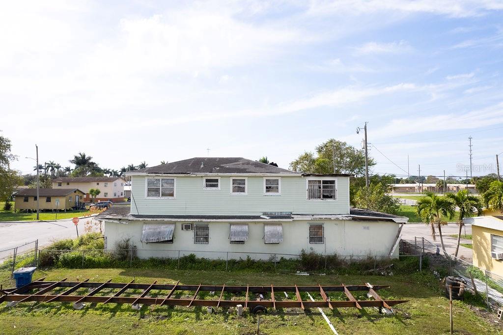 Image 10 of 44 For 857 Avenue C Place