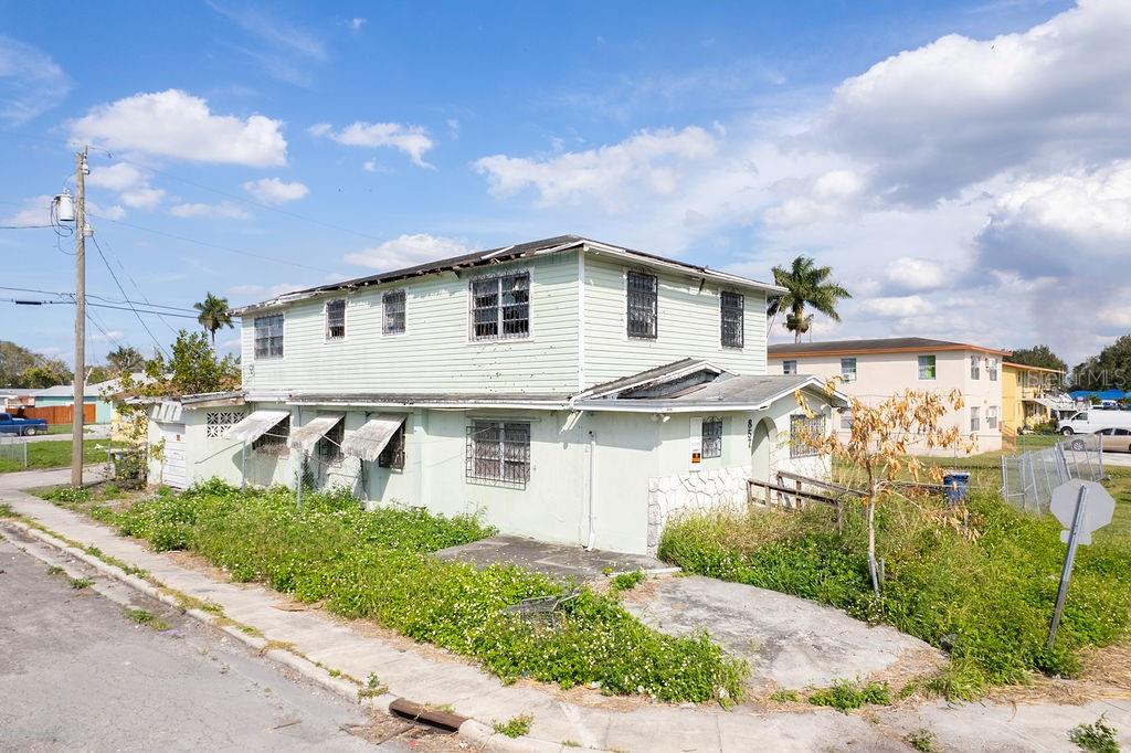 Image 30 of 44 For 857 Avenue C Place