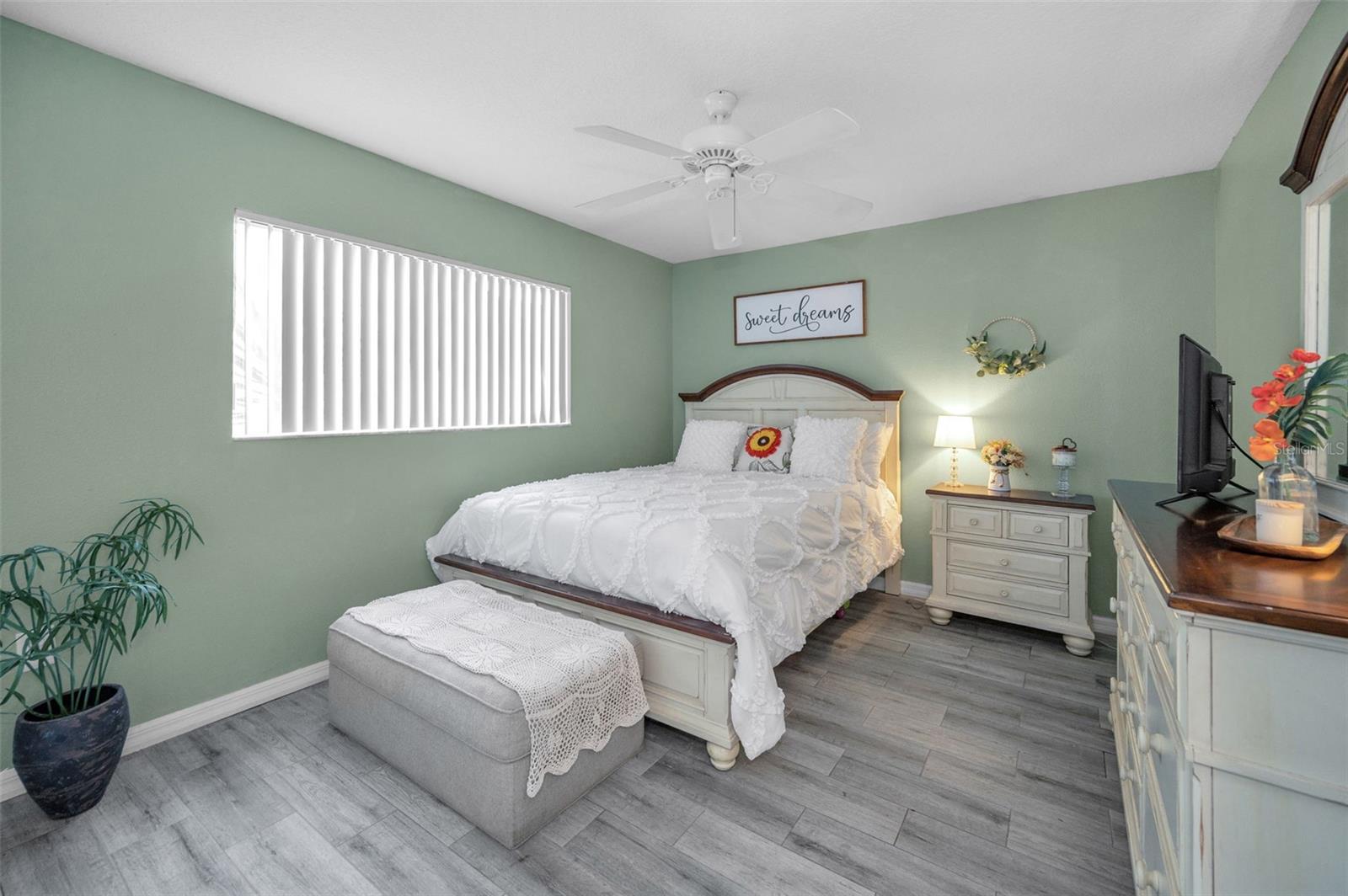 Image 33 of 81 For 3853 Sunrise Lane