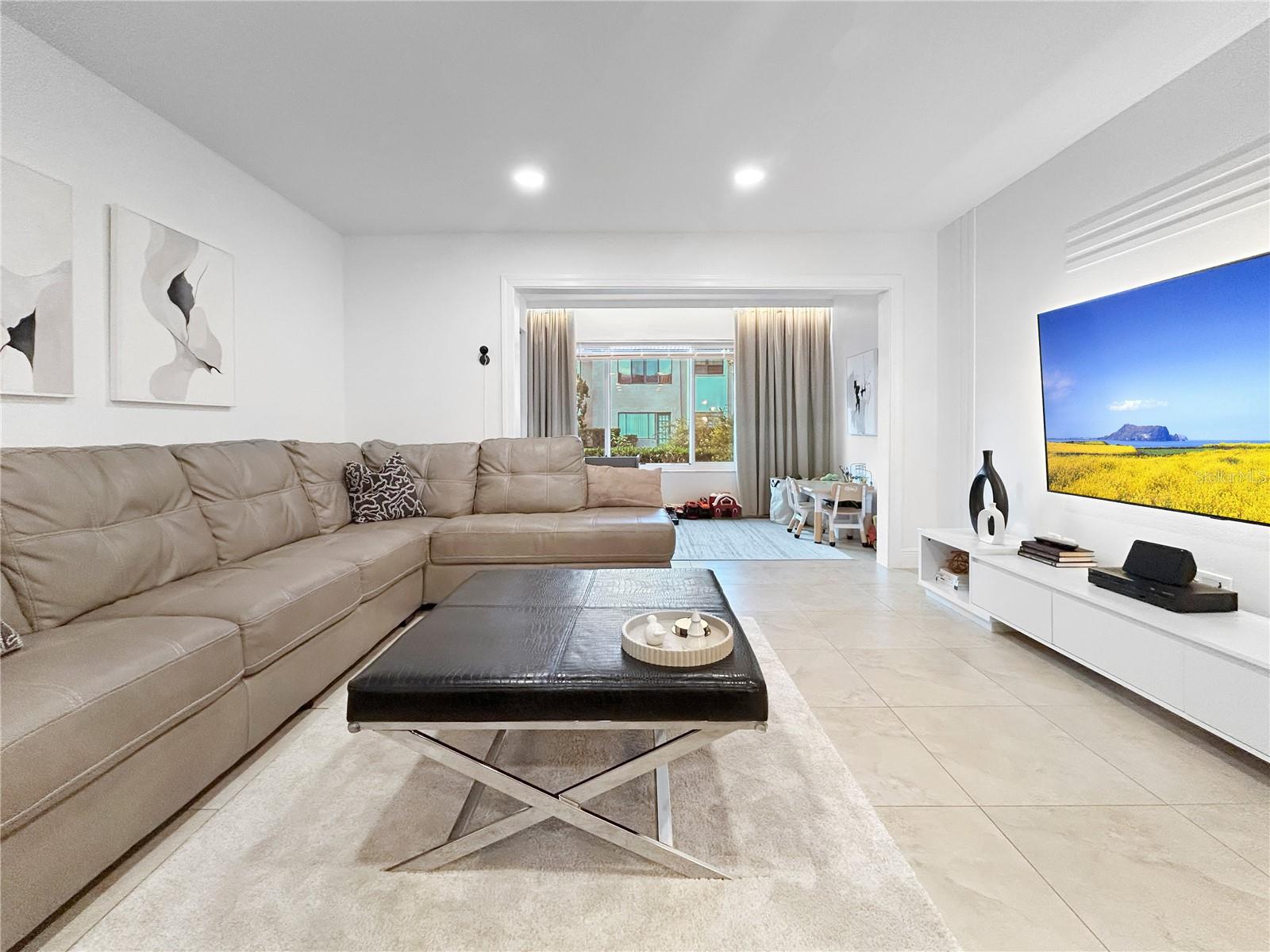 Image 13 of 38 For 1753 Belleair Forest Drive E4