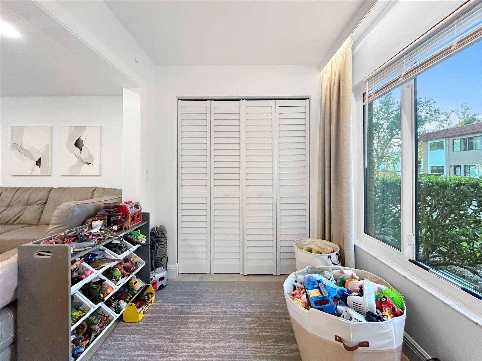 Image 16 of 38 For 1753 Belleair Forest Drive E4