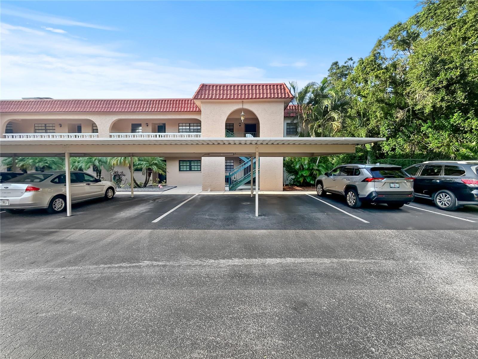 Image 29 of 38 For 1753 Belleair Forest Drive E4