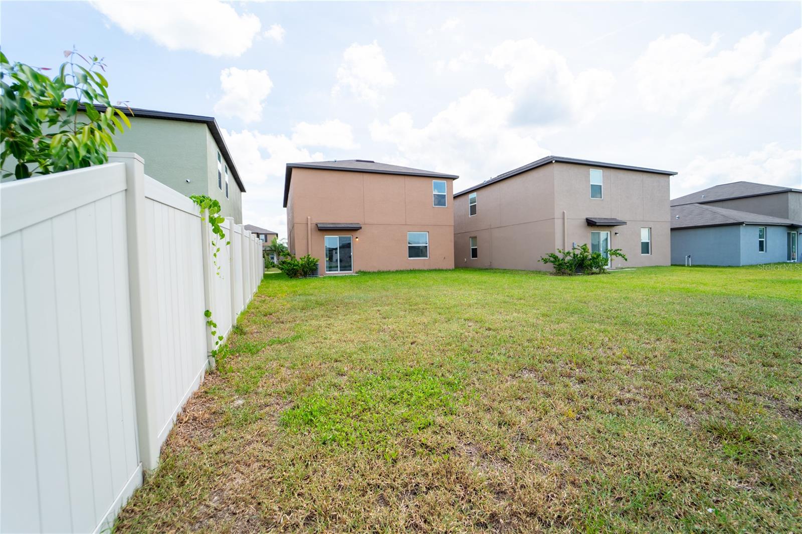 Image 16 of 46 For 5545 Blue Azure Drive