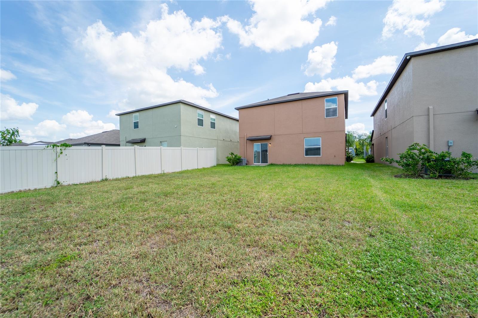 Image 17 of 46 For 5545 Blue Azure Drive