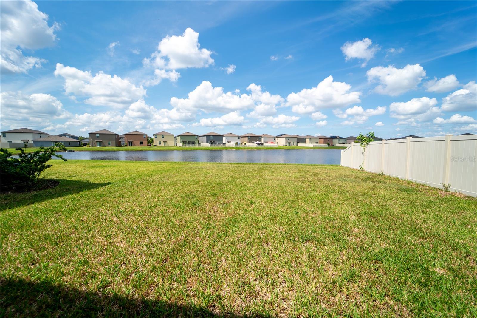 Image 19 of 46 For 5545 Blue Azure Drive