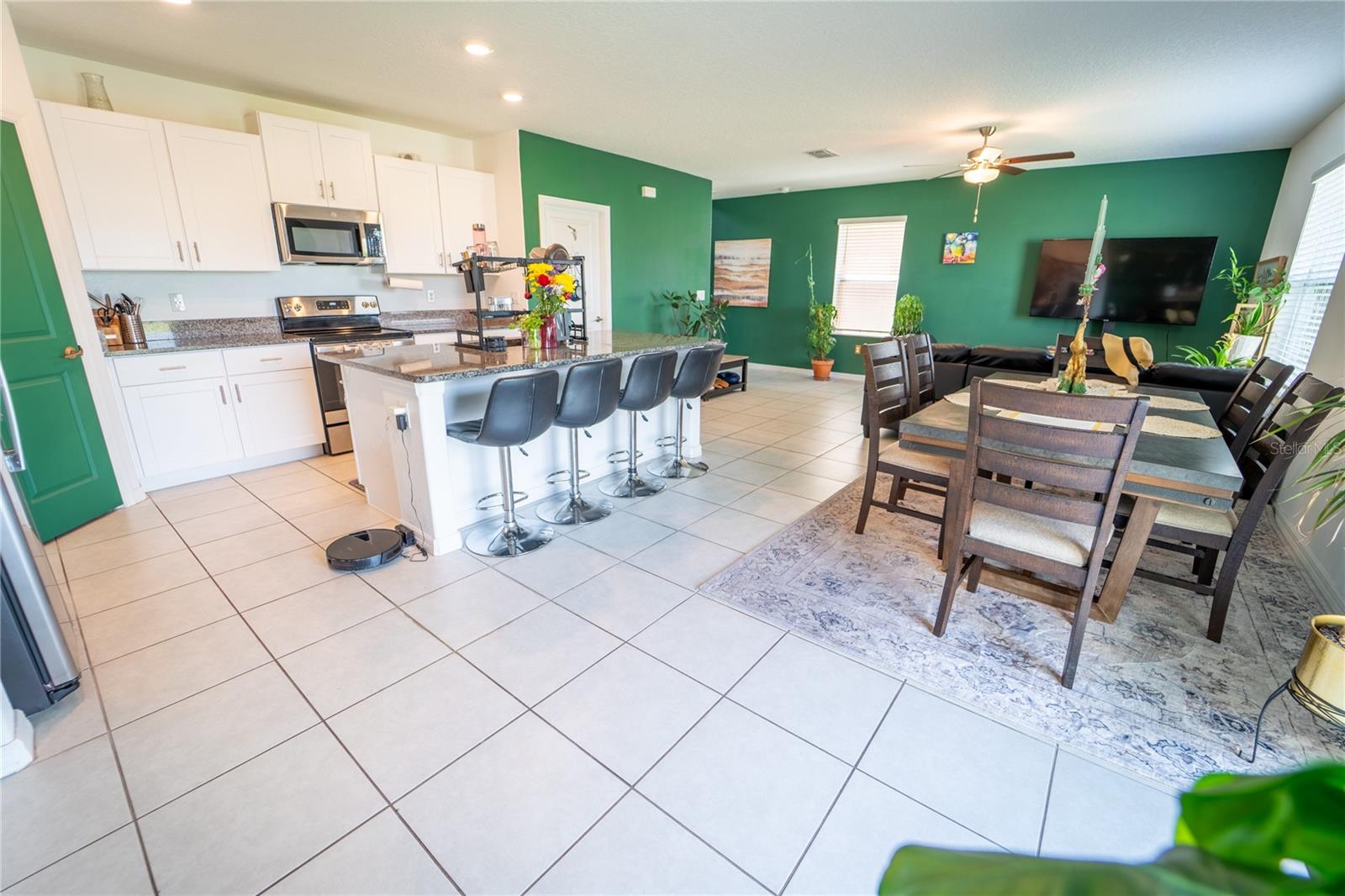 Image 21 of 46 For 5545 Blue Azure Drive