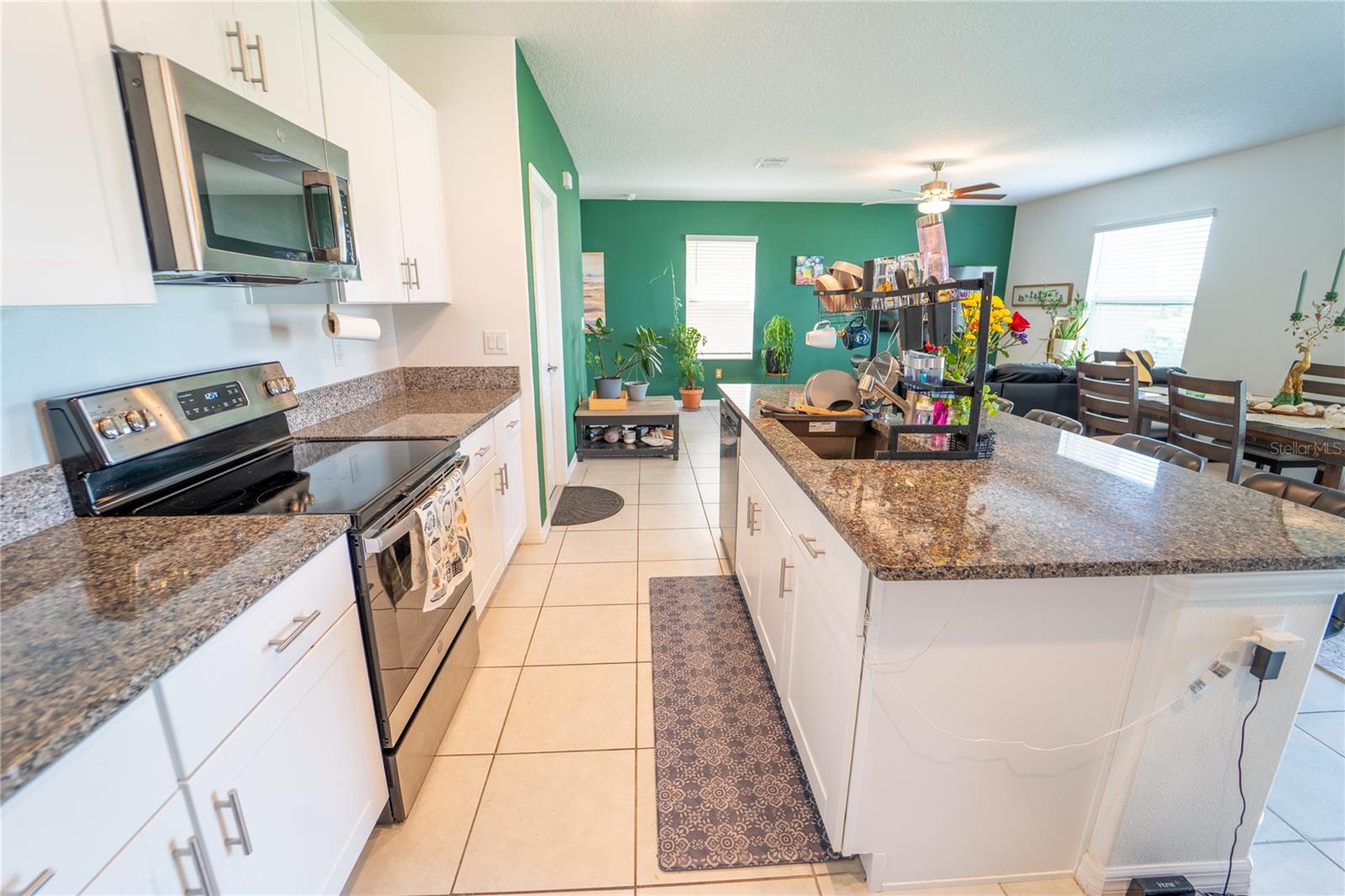 Image 24 of 46 For 5545 Blue Azure Drive