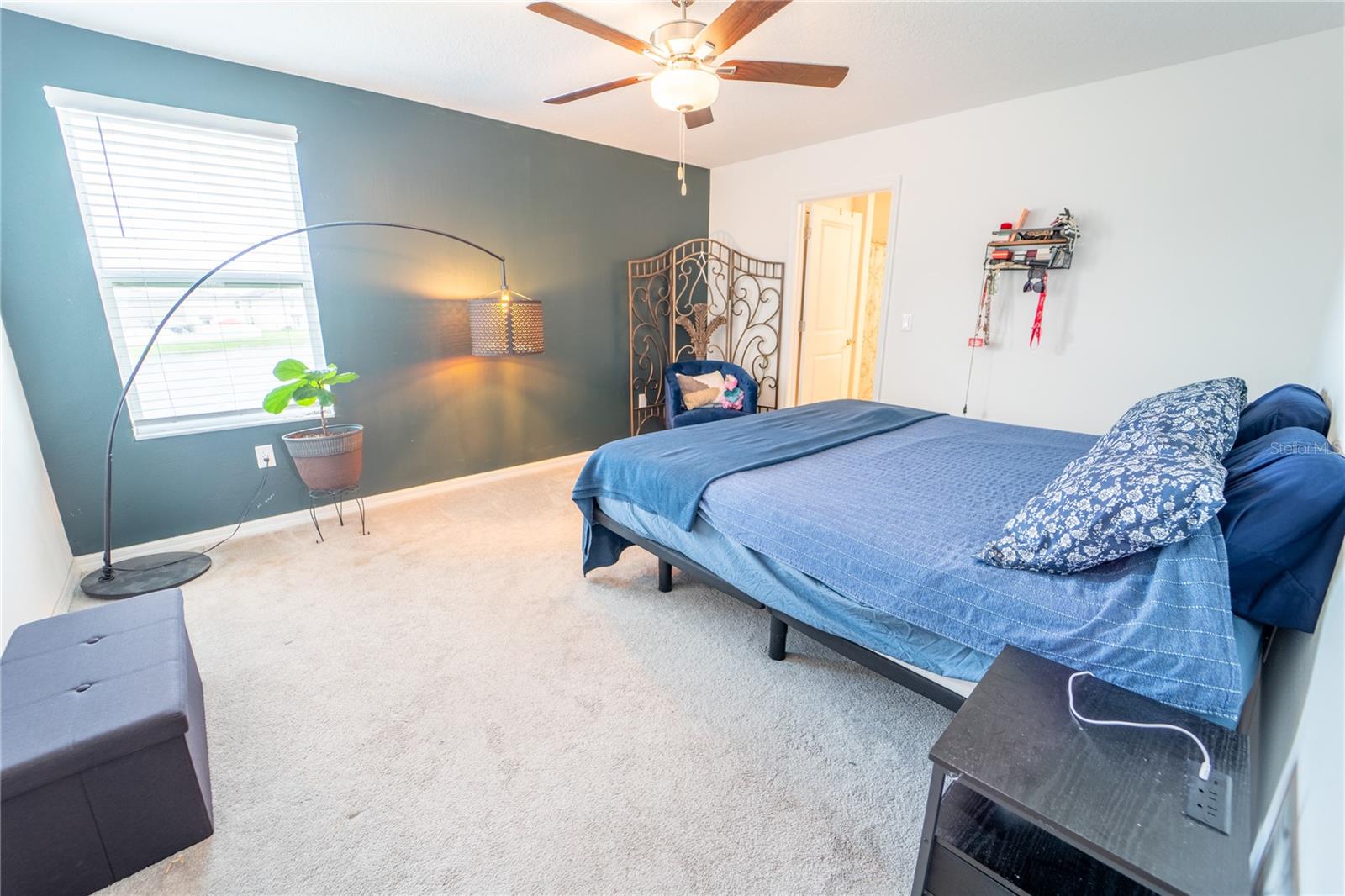 Image 33 of 46 For 5545 Blue Azure Drive